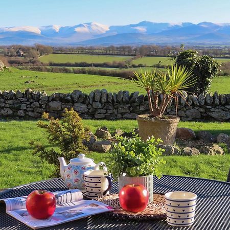 Cosy Barn Villa Dwyran Eksteriør billede
